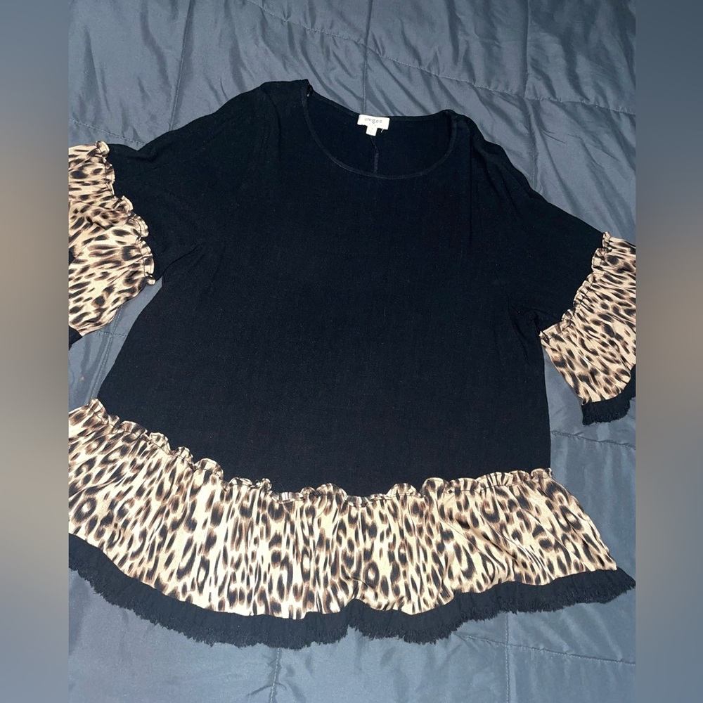 Ladies blouse. Great condition.